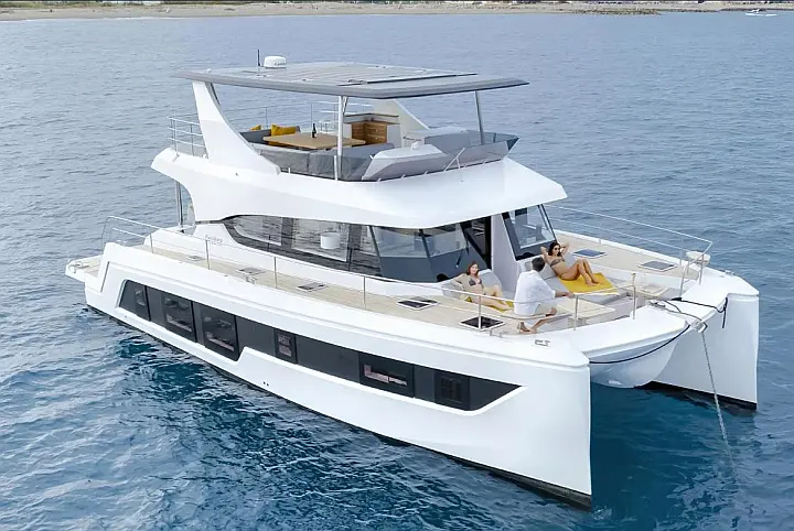 Aventura 50 MY - 