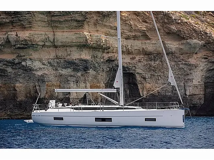 Bavaria C45 - External image