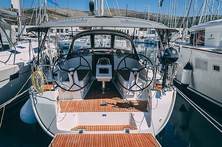 Bavaria Cruiser 37 - 