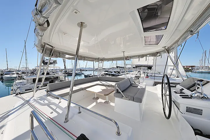 Lagoon 51- 6 cab - 