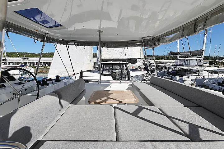 Lagoon 51- 6 cab - 