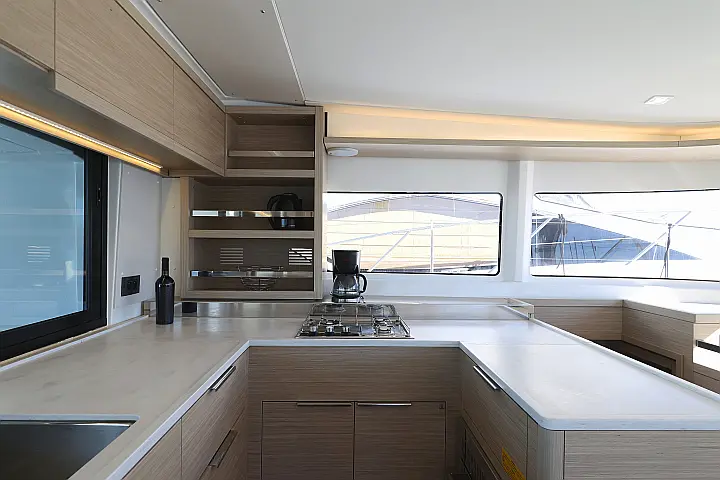 Lagoon 46 - 