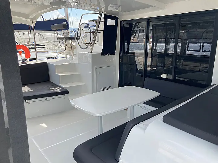 Lagoon 42 - 