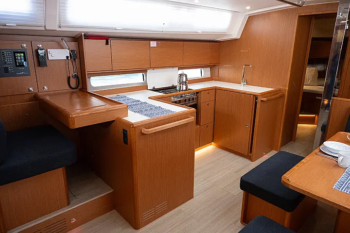 Bavaria C46 - 