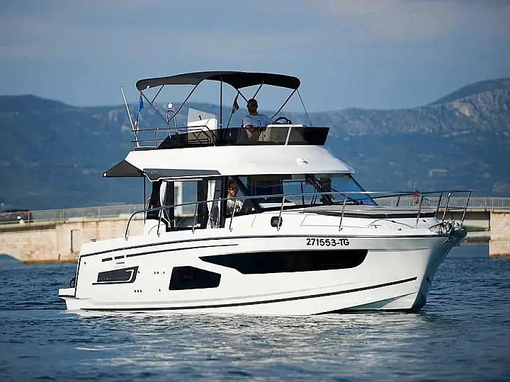 Merry Fisher 1095 FLY - 