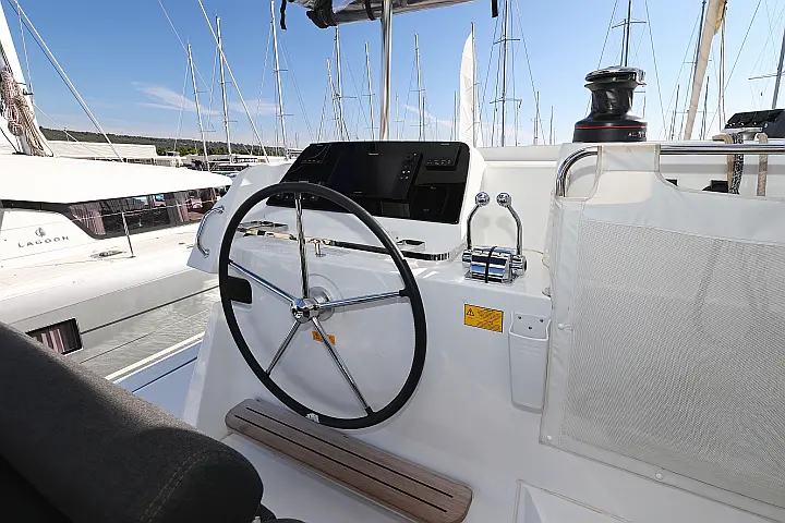 Lagoon 42 - 