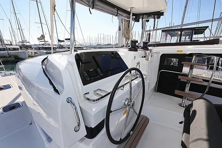 Lagoon 42 - 