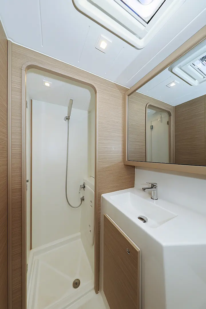 Lagoon 42 - 