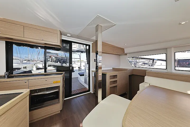 Lagoon 42 - 