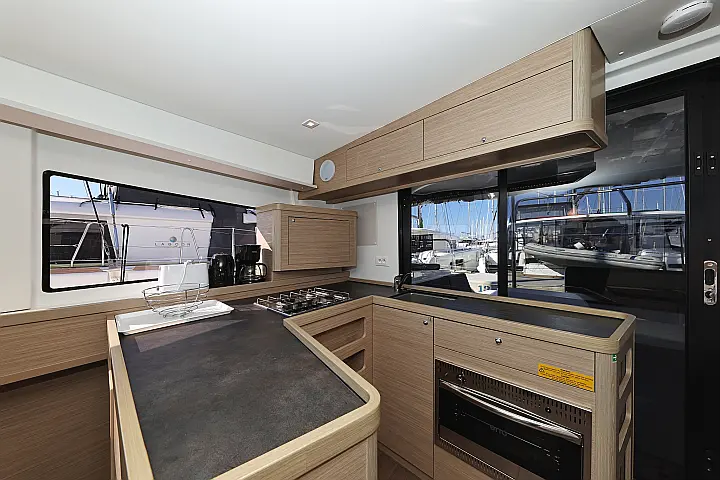 Lagoon 42 - 