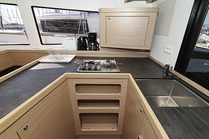 Lagoon 42 - 