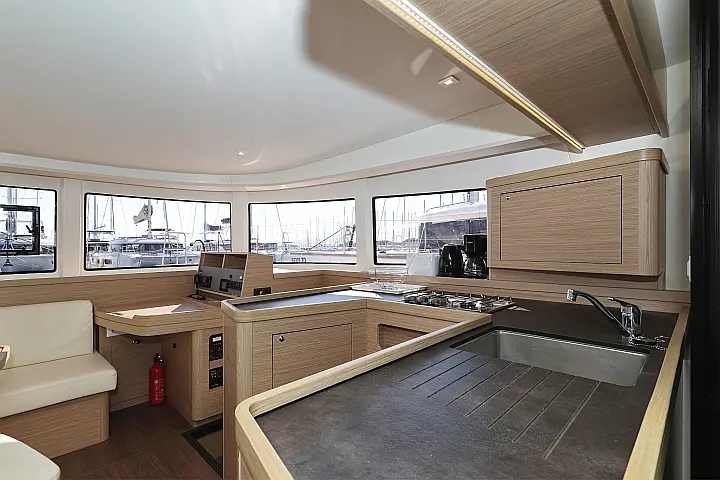 Lagoon 42 - 