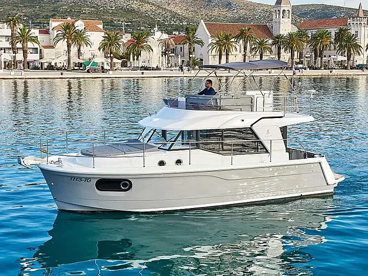 Swift Trawler 30 - External image