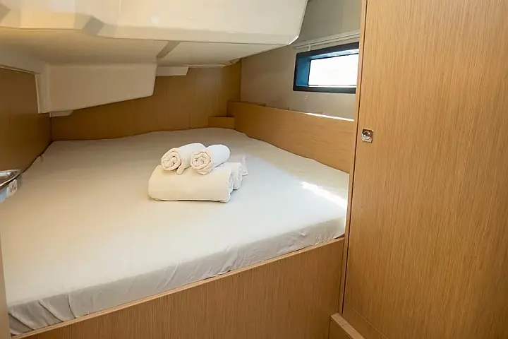Bavaria C38 - 