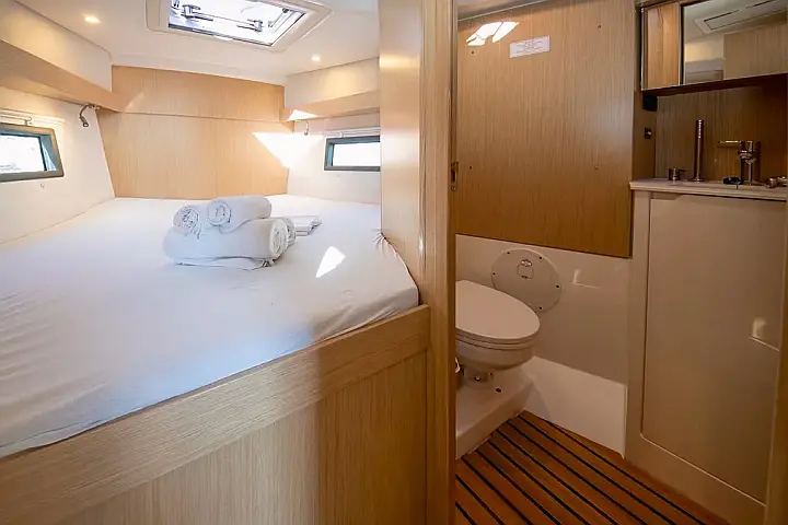 Bavaria C38 - 