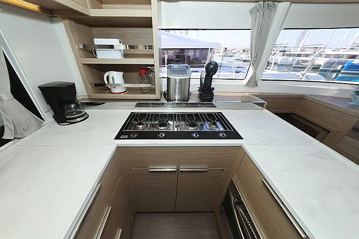 Lagoon 46 - 