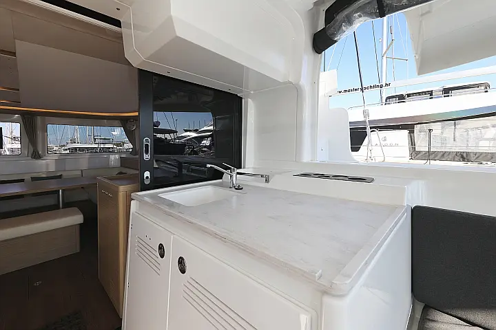 Lagoon 46 - 