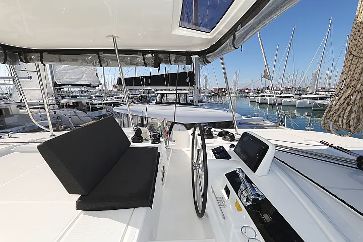 Lagoon 46 - 