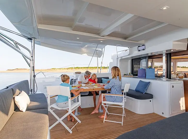 Lagoon 46 AC&GEN/ WM/ CAM/ WI-FI - 