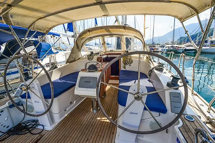 Bavaria Cruiser 37 - 