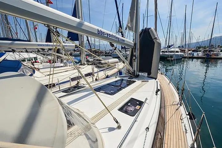 Bavaria Cruiser 37 - 