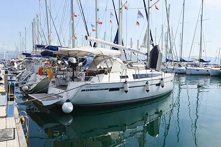 Bavaria Cruiser 37 - 