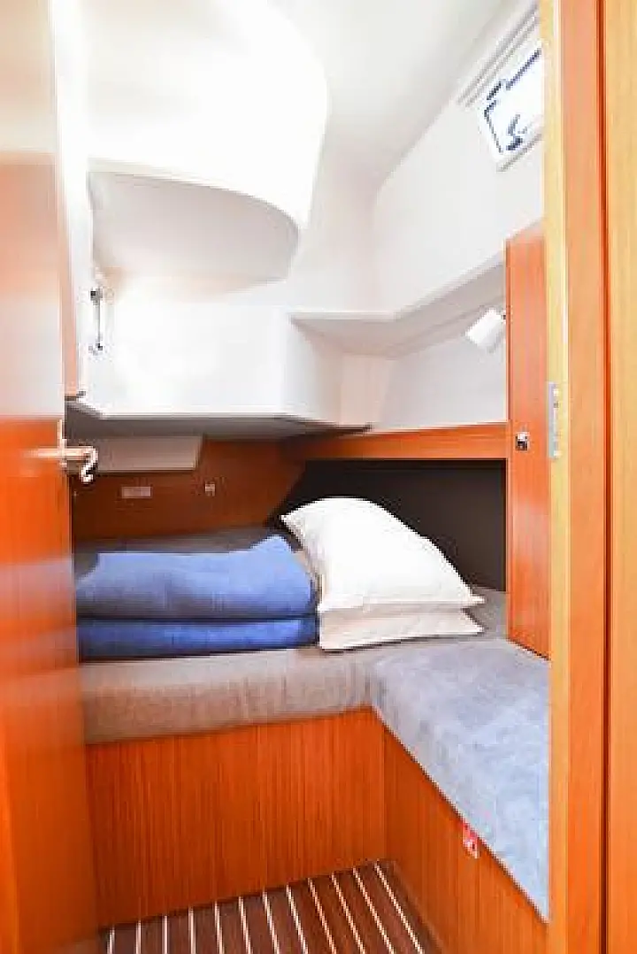 Bavaria Cruiser 37 - 