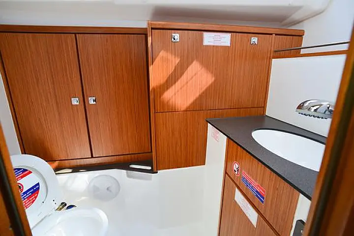 Bavaria Cruiser 37 - 