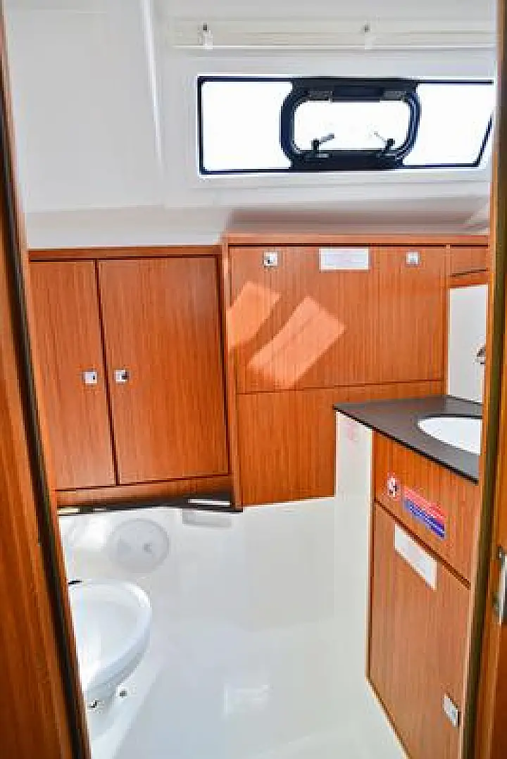 Bavaria Cruiser 37 - 