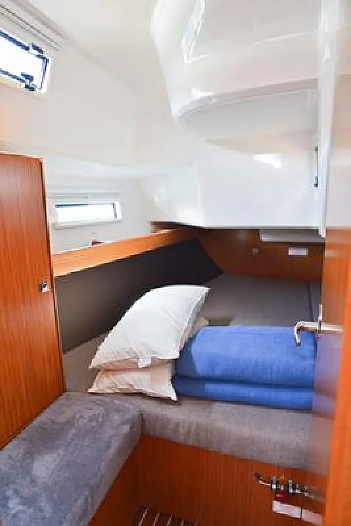 Bavaria Cruiser 37 - 