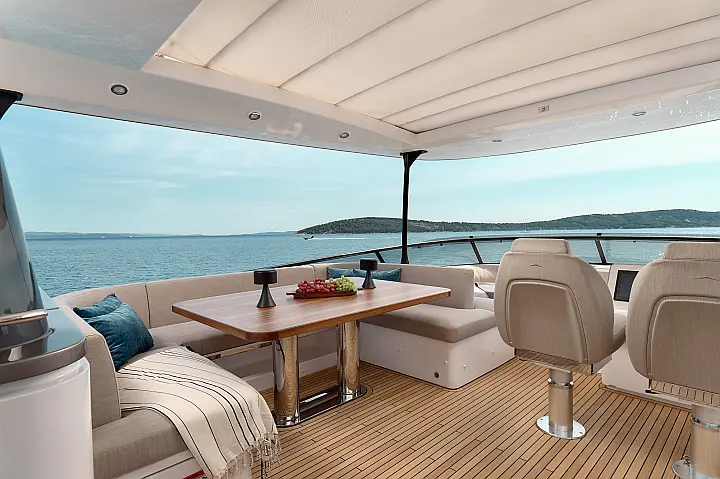 Azimut Magellano 66 - 