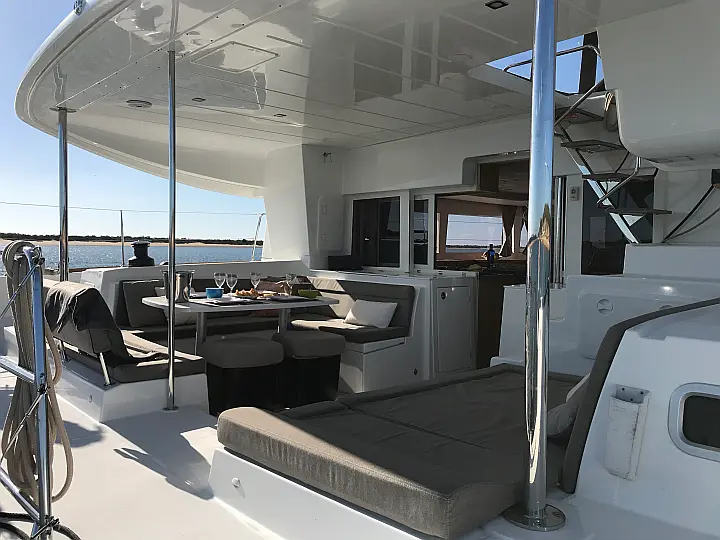 Lagoon 450 Fly Owner Version - 