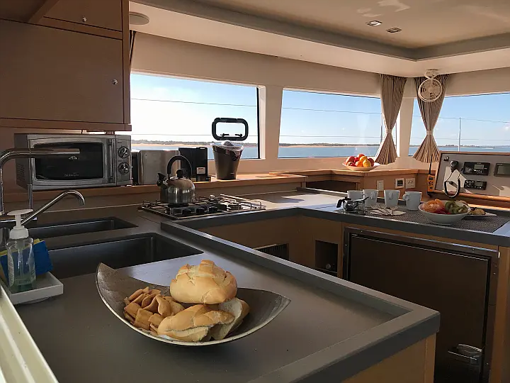 Lagoon 450 Fly Owner Version - 