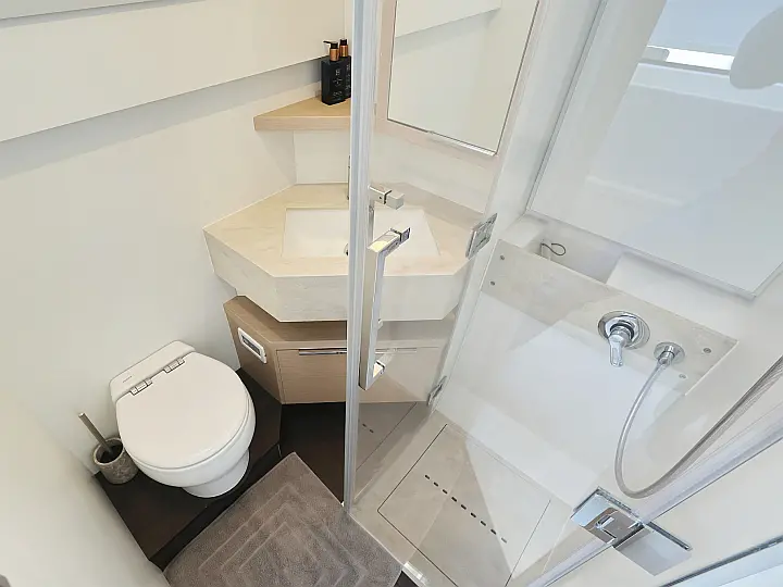 Lagoon 55_5 Cabins - 