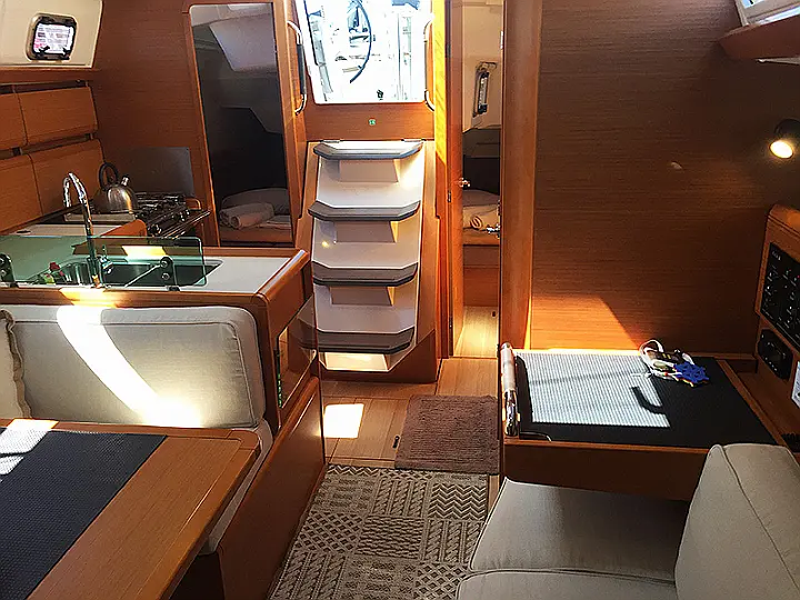 Sun Odyssey 389 (3 cab.) - 