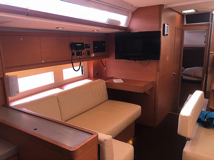 Dufour 530 Owner's version - 