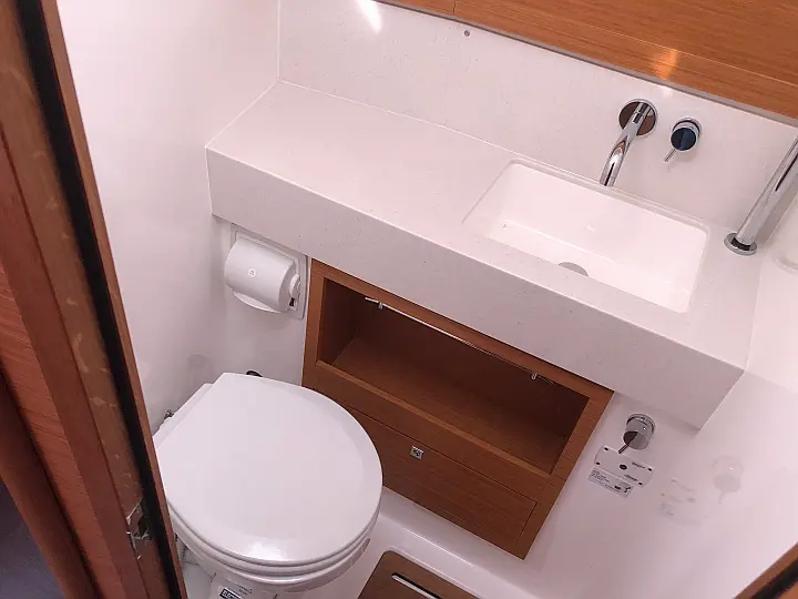 Dufour 530 Owner's version - 
