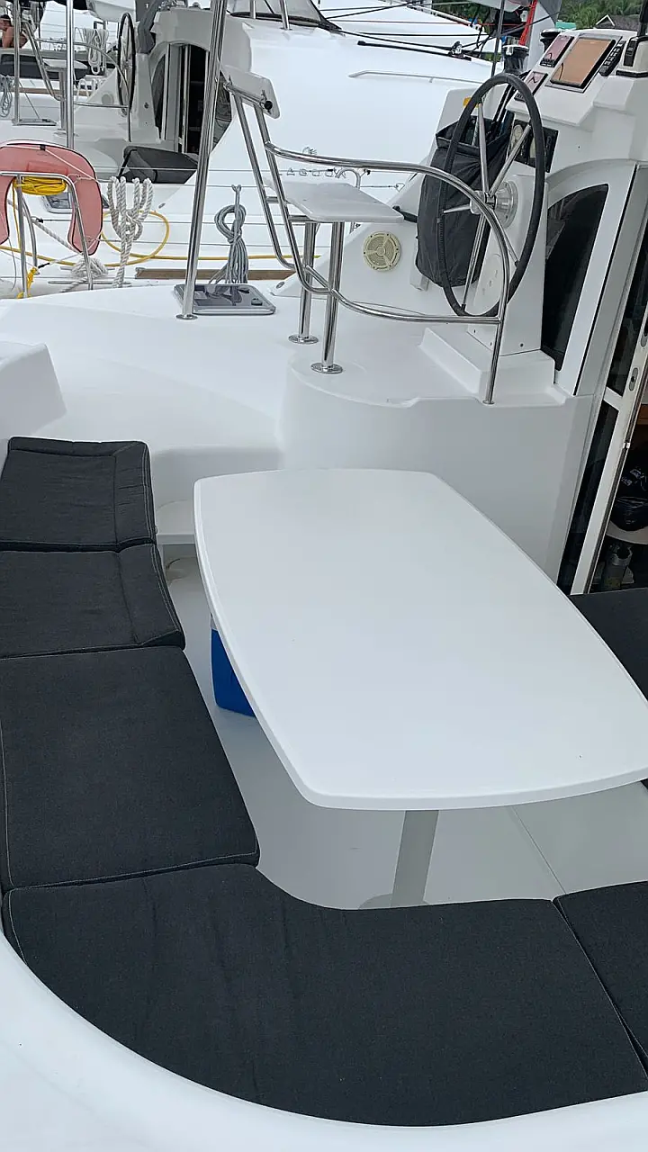 Lagoon 380 - 