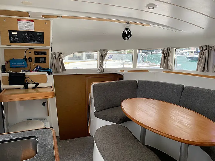 Lagoon 380 - 