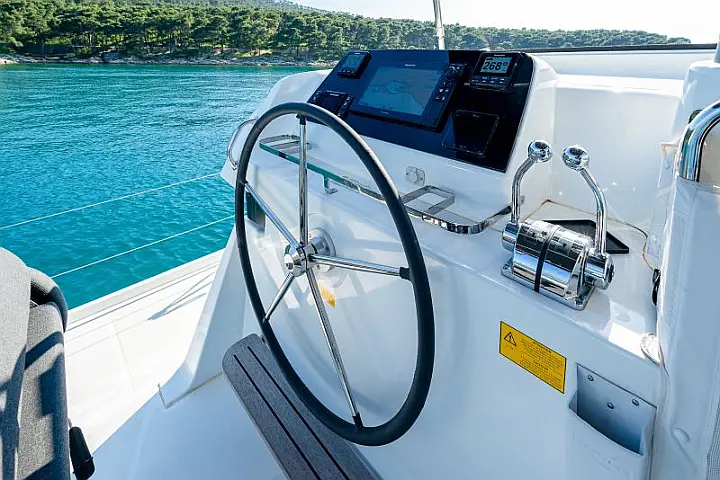 Lagoon 42 - 