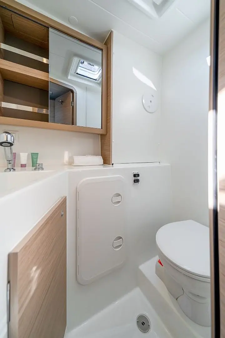 Lagoon 42 - 