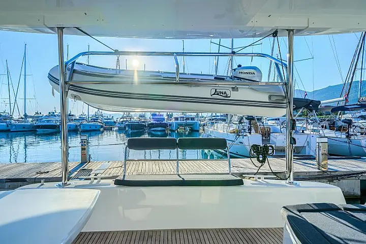 Lagoon 42 - 