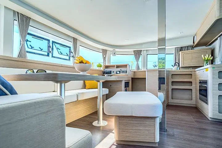 Lagoon 42 - 