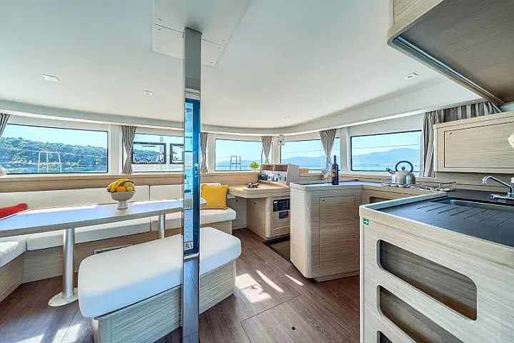 Lagoon 42 - 