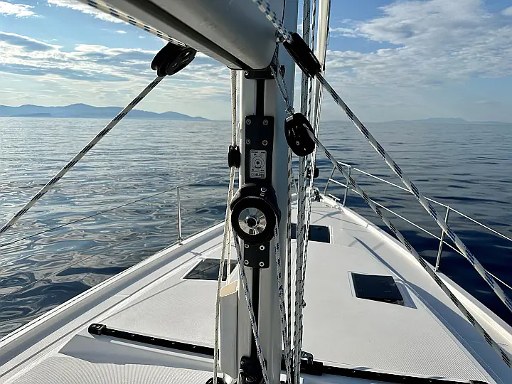 Bavaria C42 - 