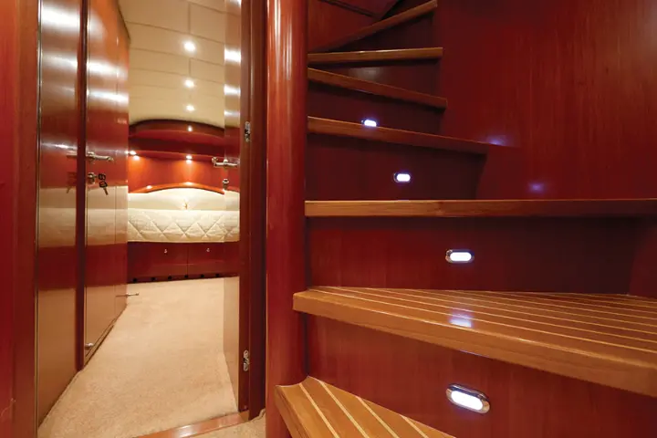 Johnson 87 - Johnson 87 Luxury yacht interior
