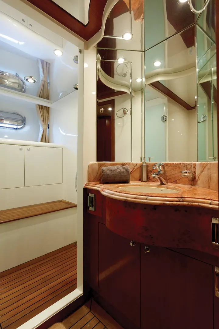 Johnson 87 - Johnson 87 Luxury yacht bathroom