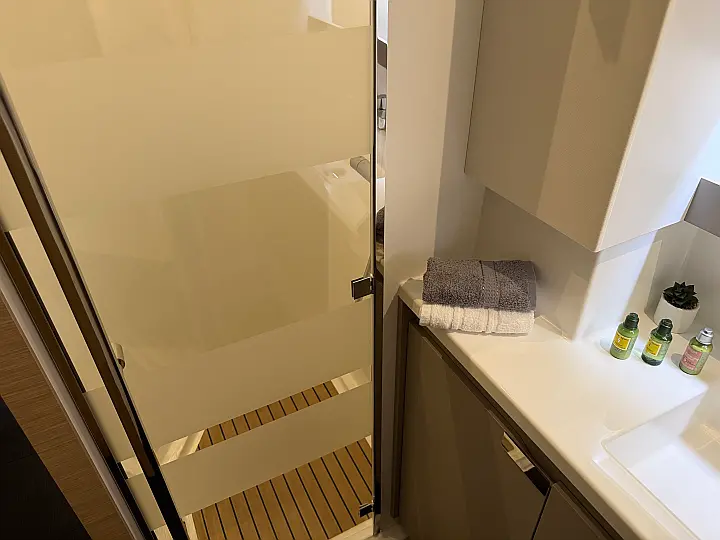 Aura 51 - 