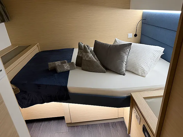 Aura 51 - 