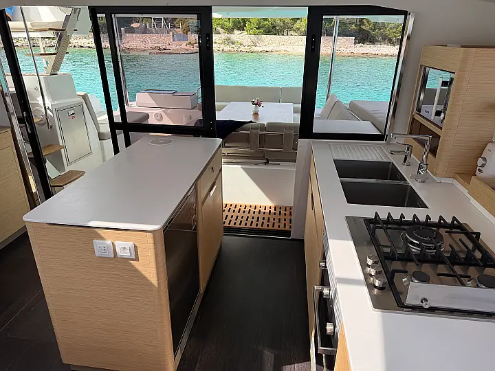 Aura 51 - 